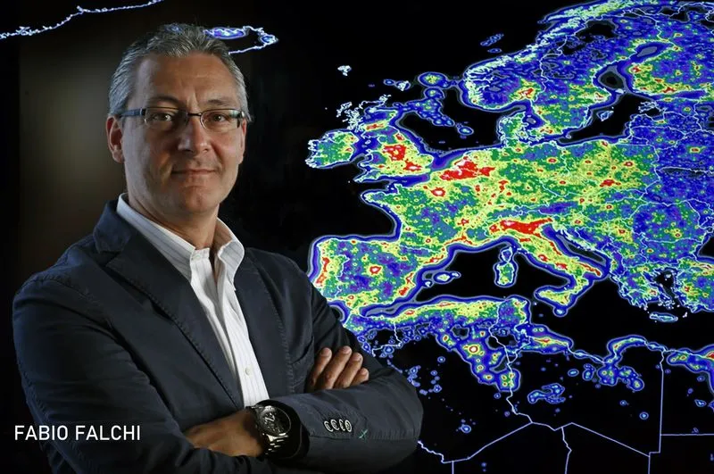 Fabio Falchi e la sua mappa dell'inquinamento luminoso